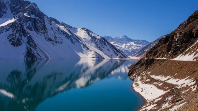 https://travel-guide.daytours4u.com/en/wp-content/uploads/sites/2/2025/08/What-to-See-and-Do-in-Cajon-del-Maipo-from-Santiago-blog-2.png.webp