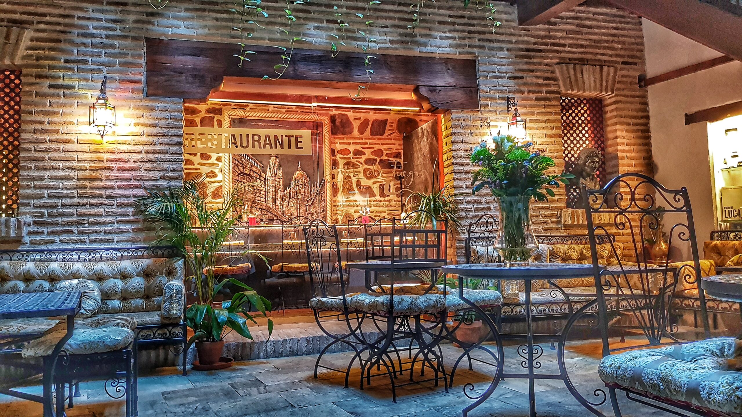 https://dynamic-media-cdn.tripadvisor.com/media/photo-o/1a/f9/37/41/situado-en-el-hotel-boutique.jpg